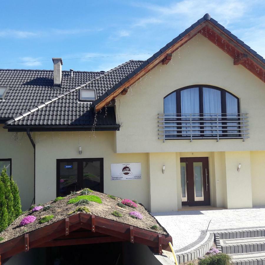 Apartamenty Przy Trakcie Cesarskim แวงก์เยียร์สกา กูร์กา ภายนอก รูปภาพ